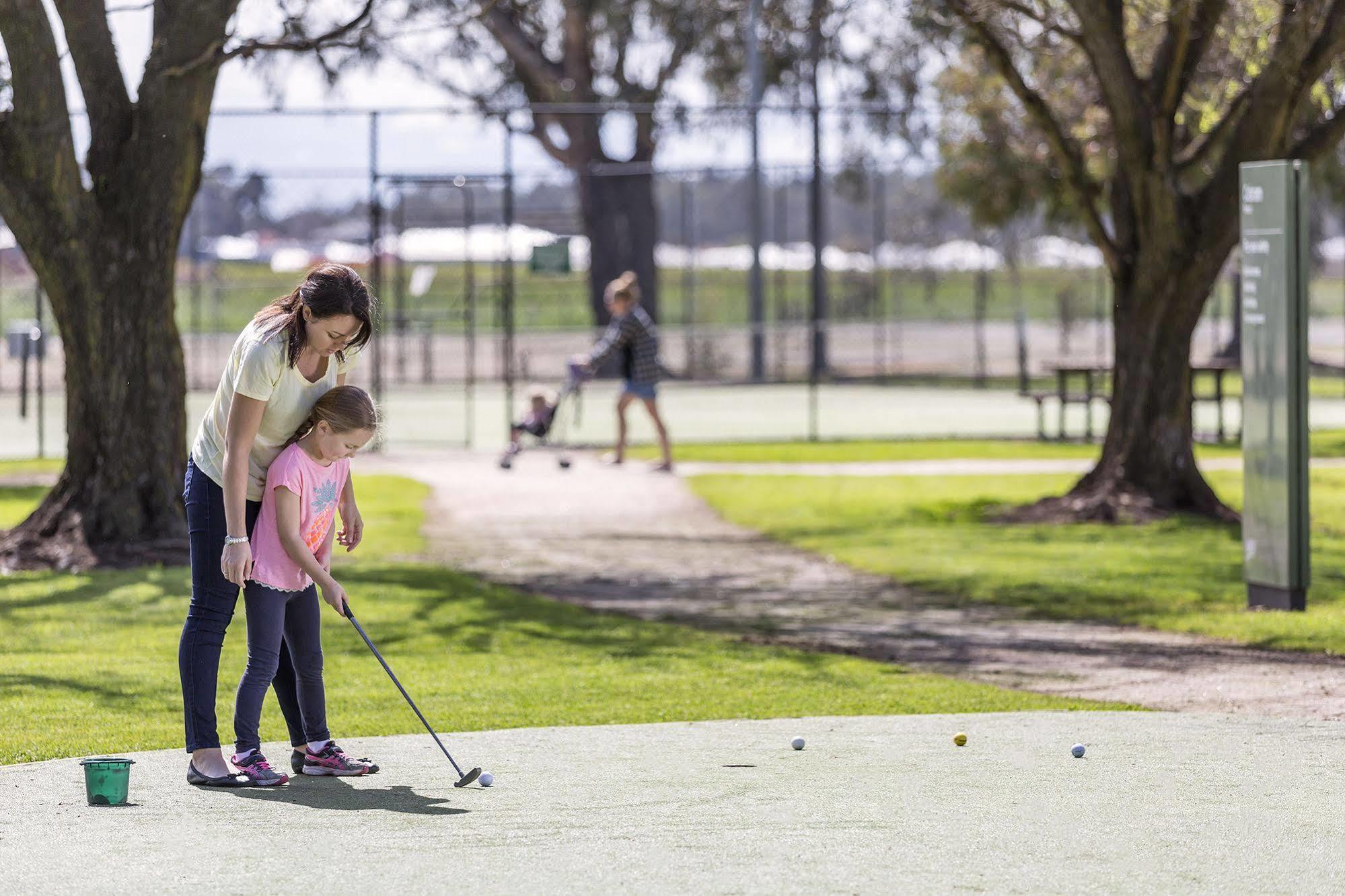 Racv Cobram Resort Екстер'єр фото